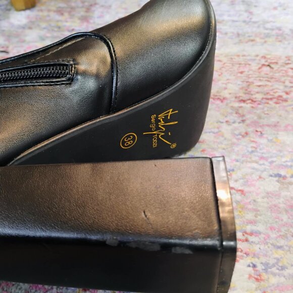 Sergio Todzi black vegan leather zip-up knee boots, size 38 - Picture 9 of 11